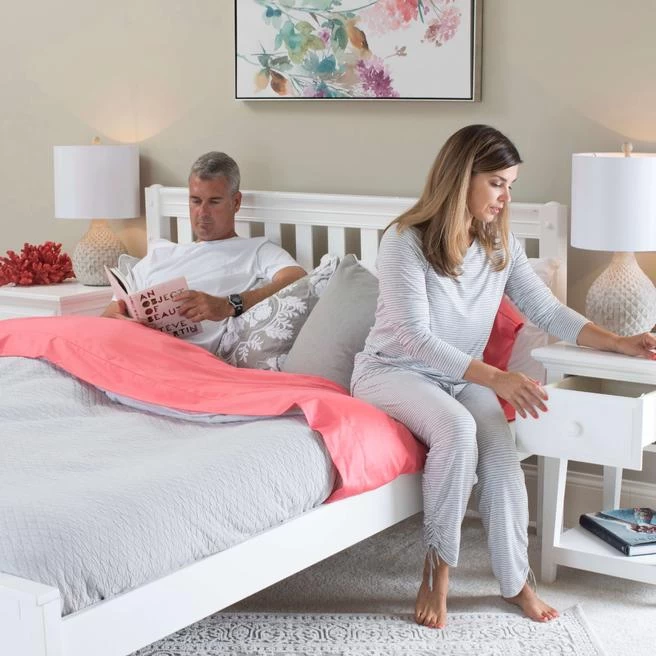 Maxtrix Queen Traditional Bed - Image 3