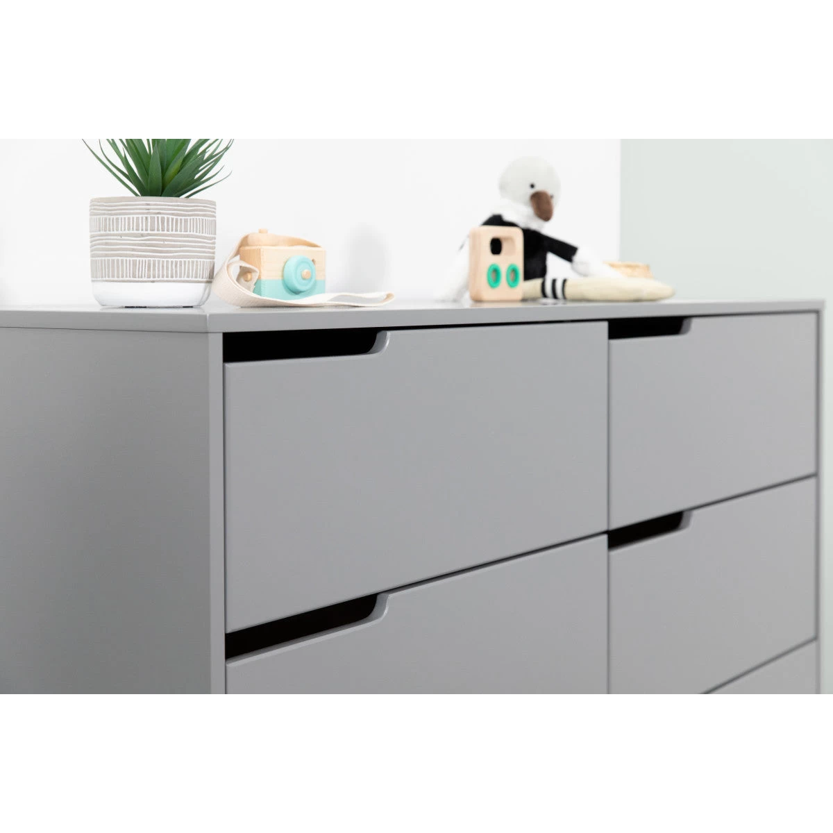 Babyletto Hudson 6-Drawer Double Dresser - Image 16