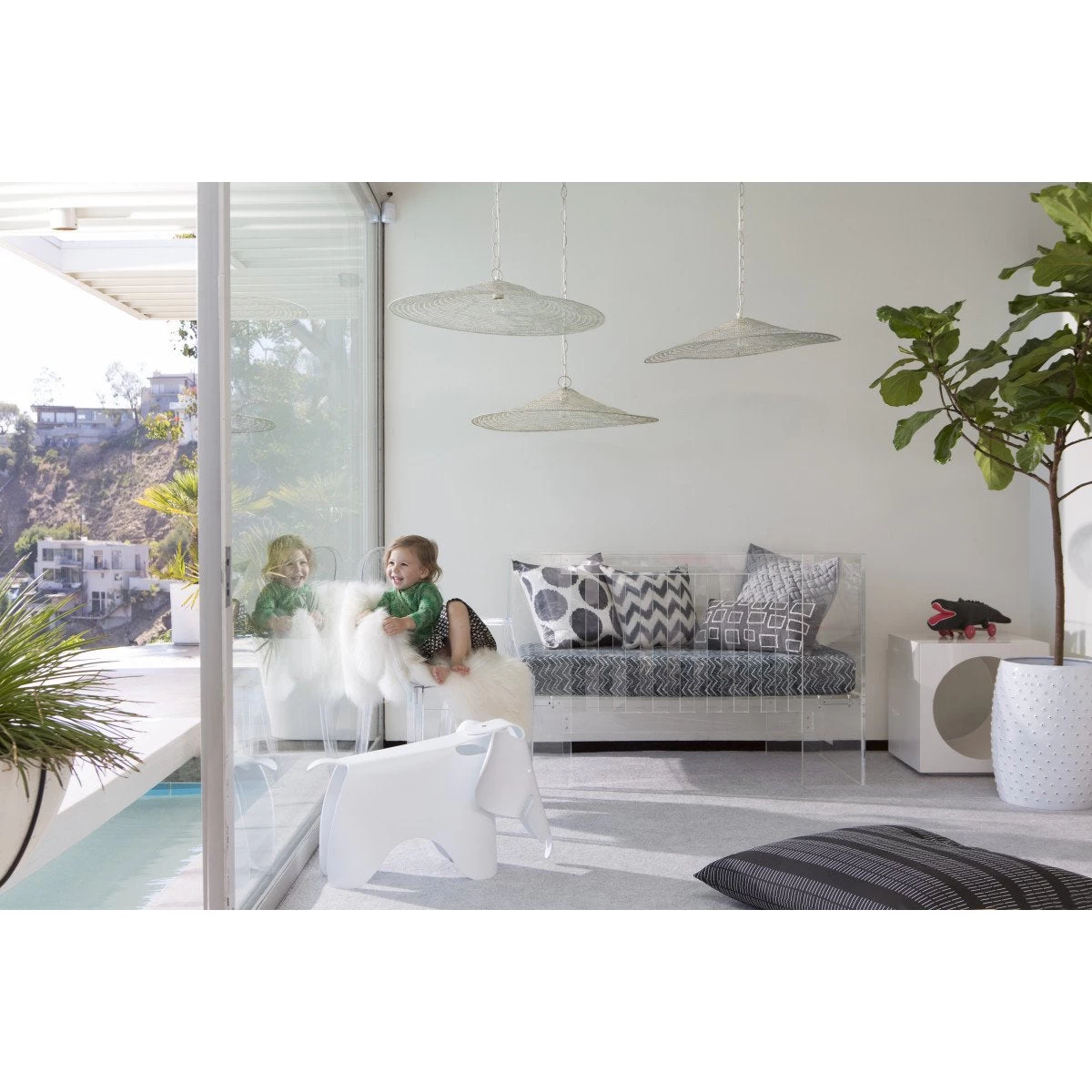 Nursery Works Vetro Crib Clear Acrylic - Image 7